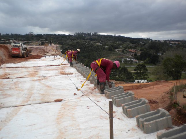 concrete retaining block (CRB) wall